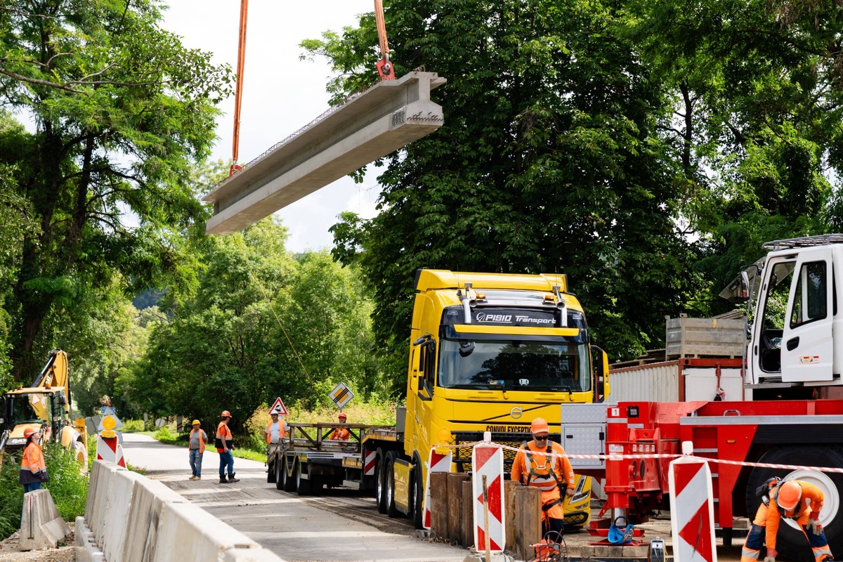 FOTO: Po necelom roku dokončili opravu mosta pri obci Debraď, foto 4