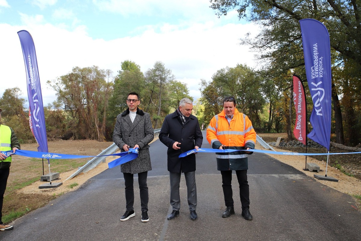 FOTO: Po necelom roku dokončili opravu mosta pri obci Debraď, foto 10