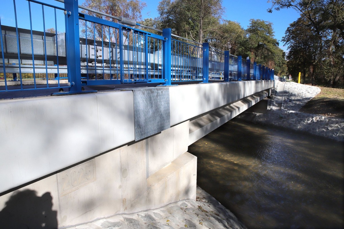 FOTO: Po necelom roku dokončili opravu mosta pri obci Debraď, foto 9