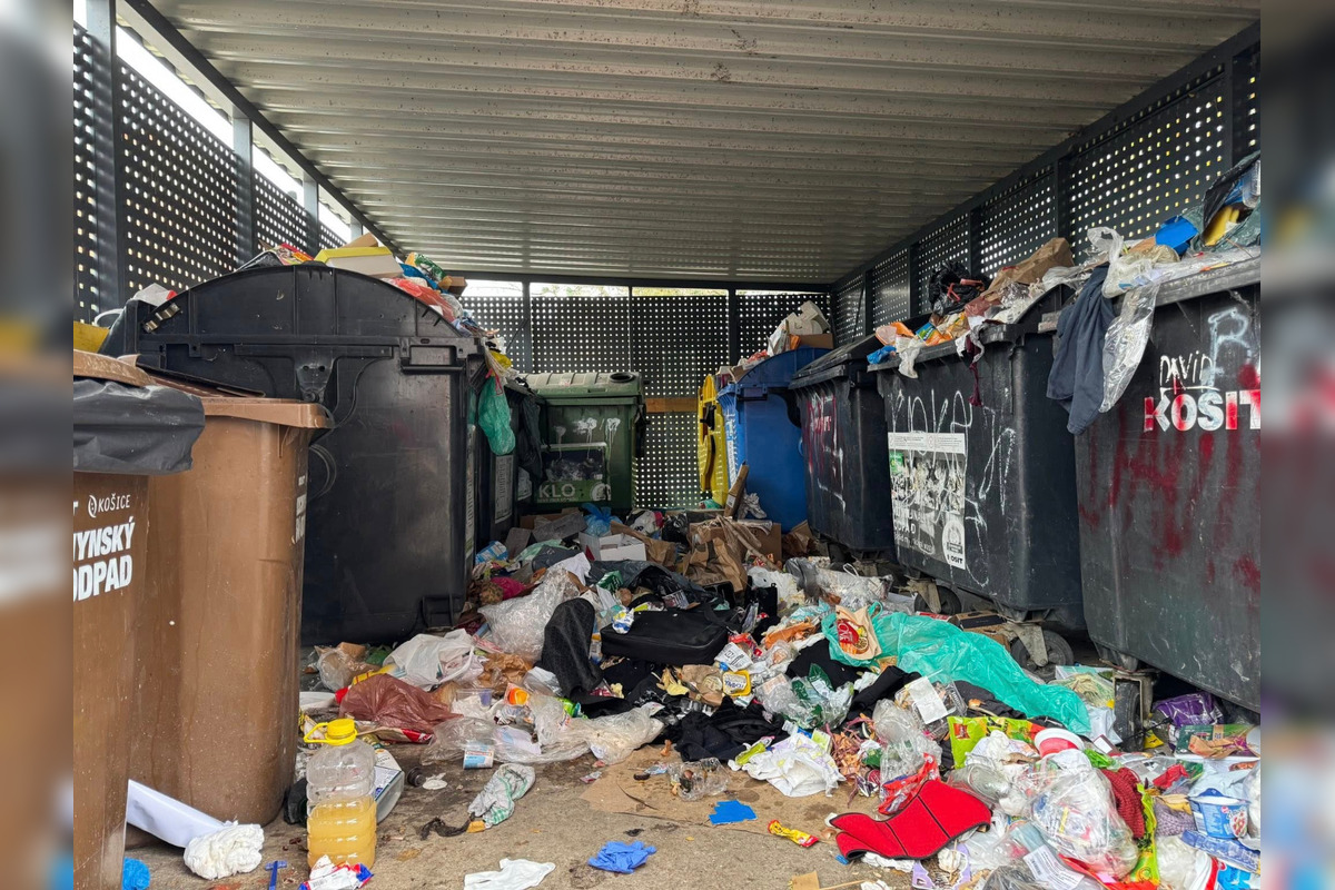 FOTO: Takýto masaker objavili Terasania v kontajnerovisku na Muškátovej ulici, foto 3