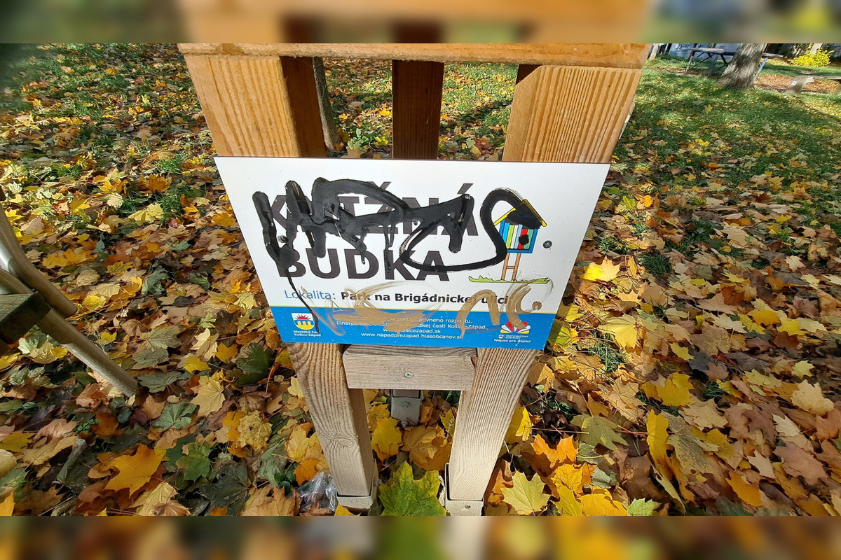 FOTO: Na Terase sa terčom vandalov stalo petangové ihrisko, foto 2