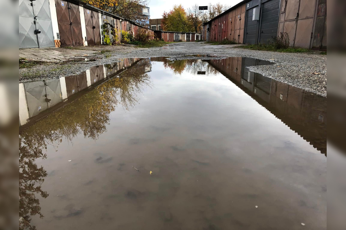 FOTO: Na košickej Terase to pred garážami po daždi vyzerá ako na Bukovci, foto 1