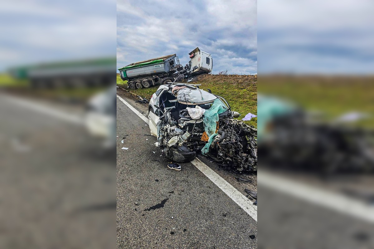 FOTO: Za Moldavou nad Bodvou havaroval kamión, foto 7