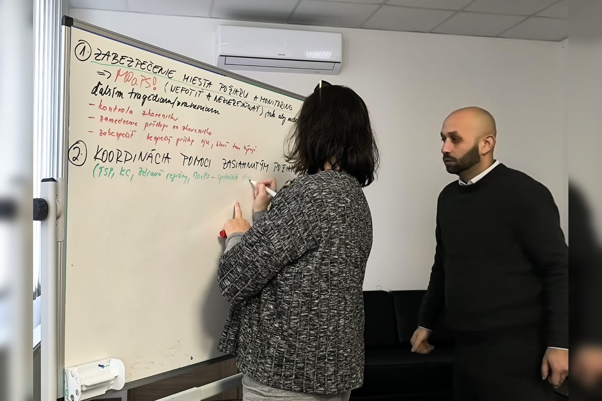 FOTO: Požiar chatrče na Luníku IX pripravil o život dve deti, foto 8