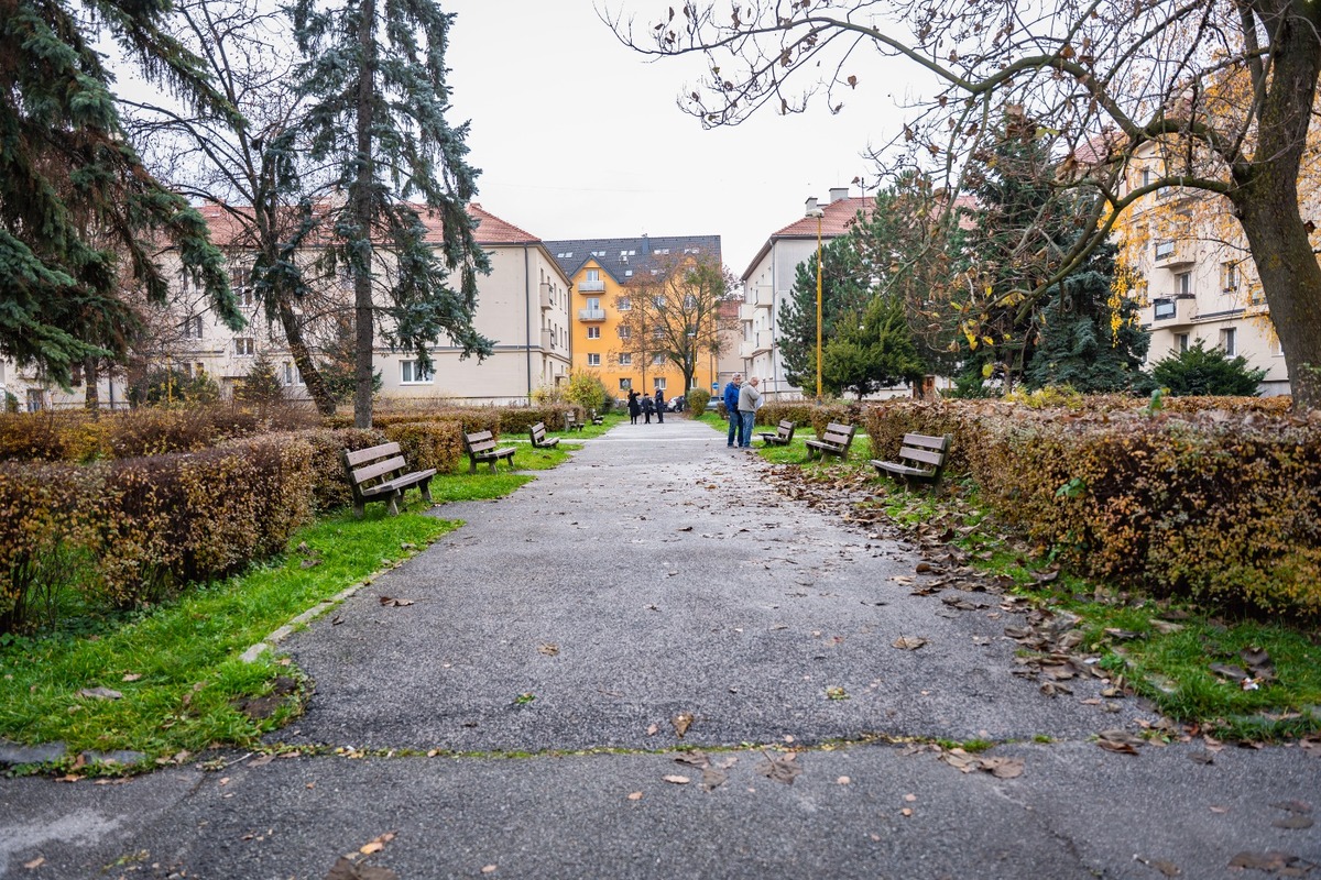 FOTO: Pasteurovo námestie na Juhu prejde revitalizáciou, foto 4