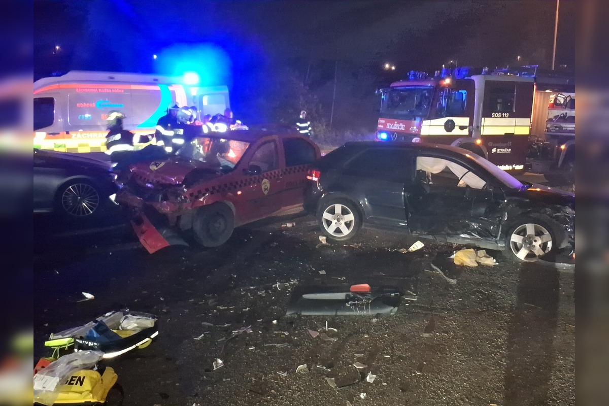 FOTO: Hromadná nehoda na Sečovskej, foto 2