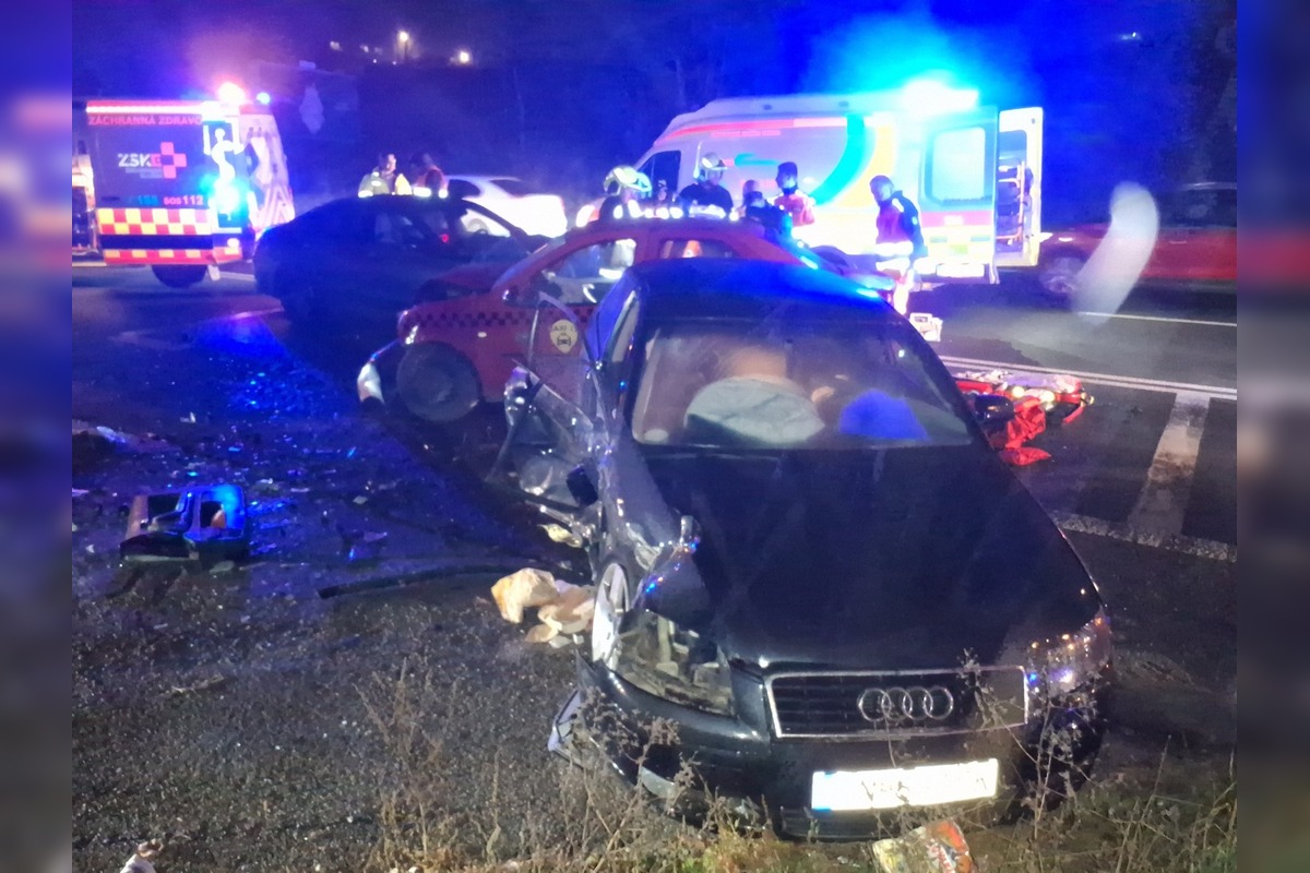 FOTO: Hromadná nehoda na Sečovskej, foto 4