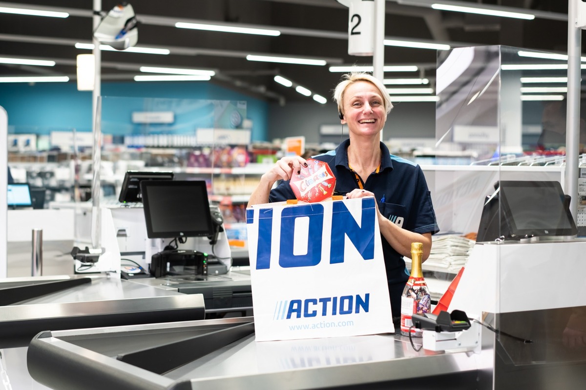 FOTO: V Košiciach otvorili OC Pri Hati, foto 3