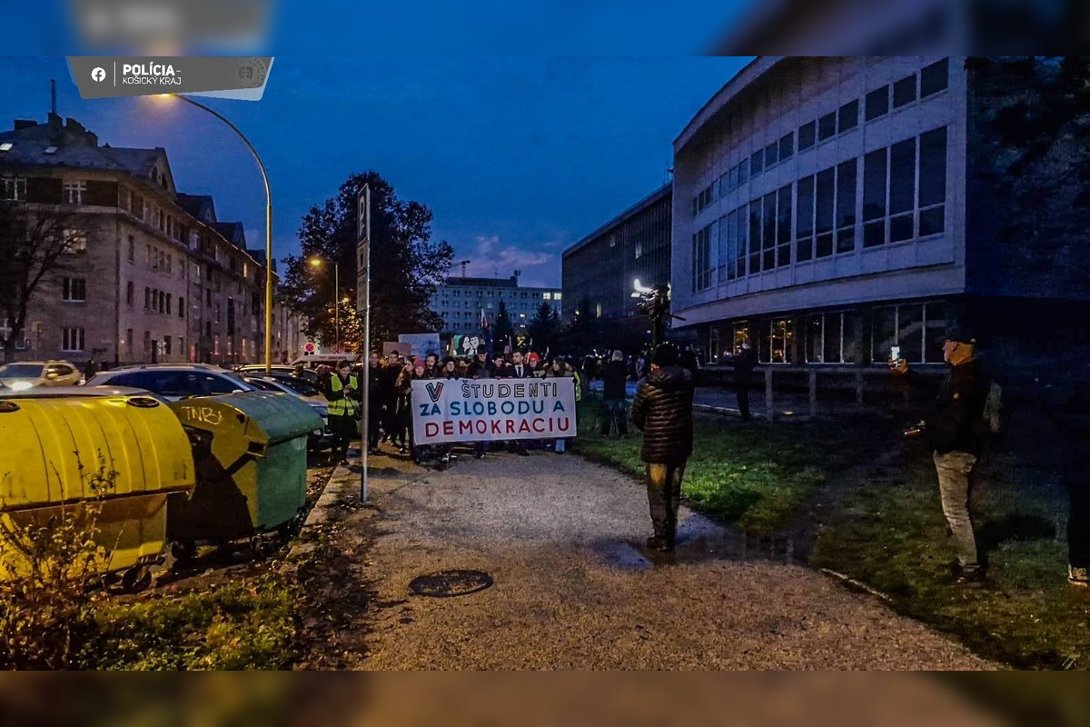 FOTO: Protesty a zhromaždenia k 17. novembru v Košickom kraji. , foto 2