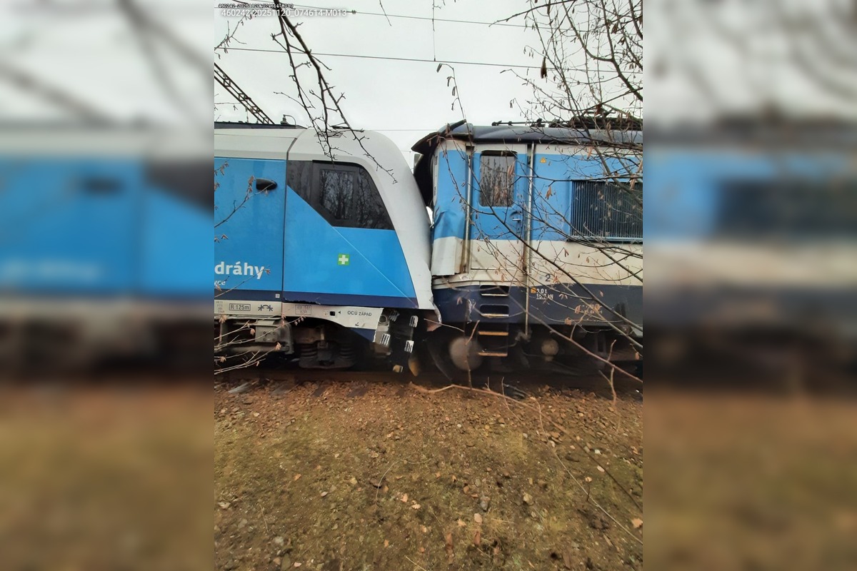 FOTO: V Česku sa čelne zrazili dva vlaky, foto 3