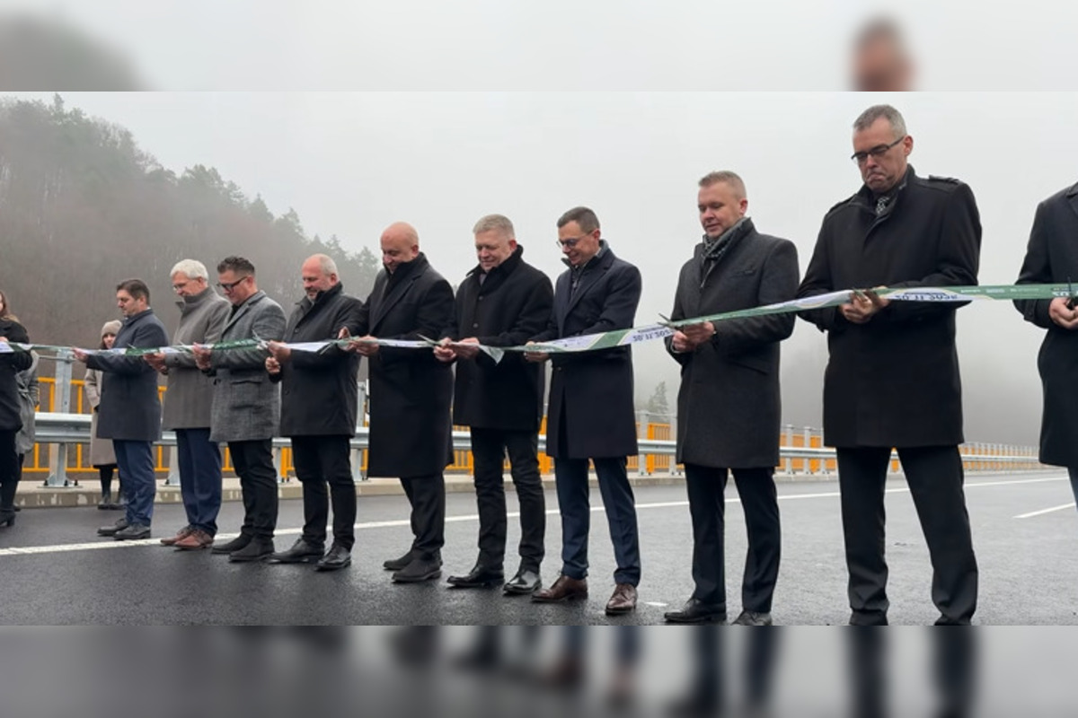 FOTO: Nový úsek R2 Kriváň – Mýtna slávnostne otvorili, foto 1