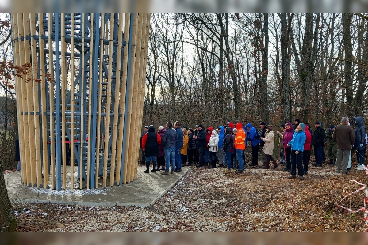 FOTO: V obci Ardovo otvorili vyhliadkovú vežu, foto 10