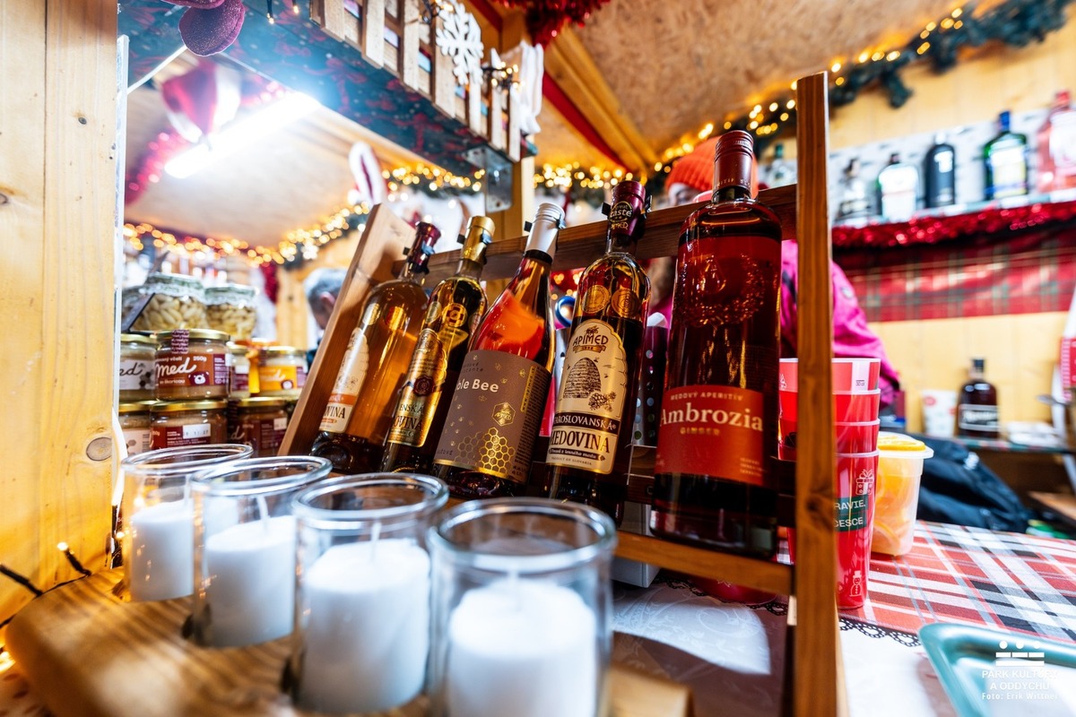 FOTO: Vianočné trhy v Prešove. Sviatočná atmosféra, no vysoké ceny?, foto 7