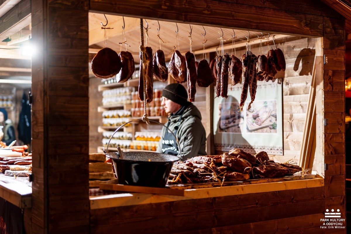 FOTO: Vianočné trhy v Prešove. Sviatočná atmosféra, no vysoké ceny?, foto 14