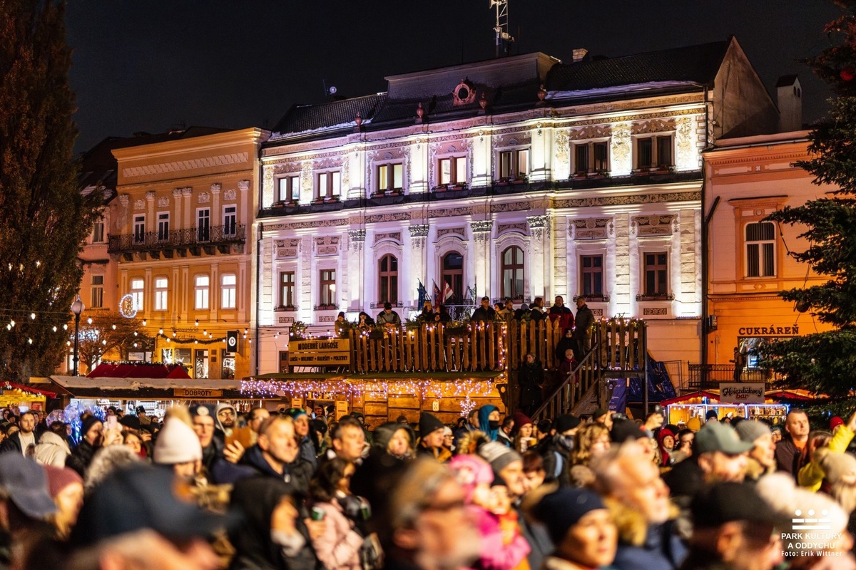 FOTO: Vianočné trhy v Prešove. Sviatočná atmosféra, no vysoké ceny?, foto 18