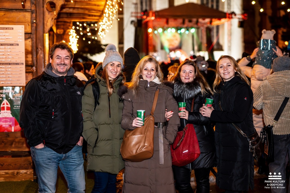 FOTO: Vianočné trhy v Prešove. Sviatočná atmosféra, no vysoké ceny?, foto 19