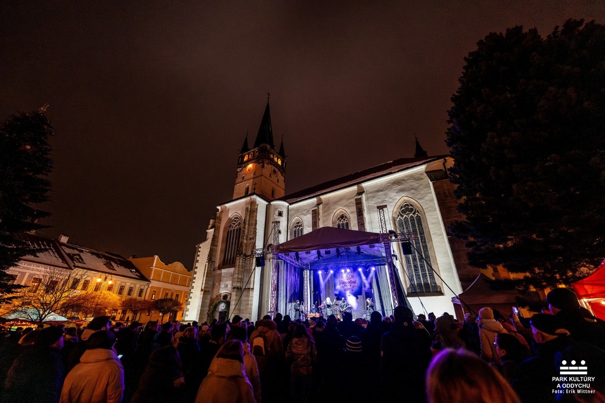 FOTO: Vianočné trhy v Prešove. Sviatočná atmosféra, no vysoké ceny?, foto 22