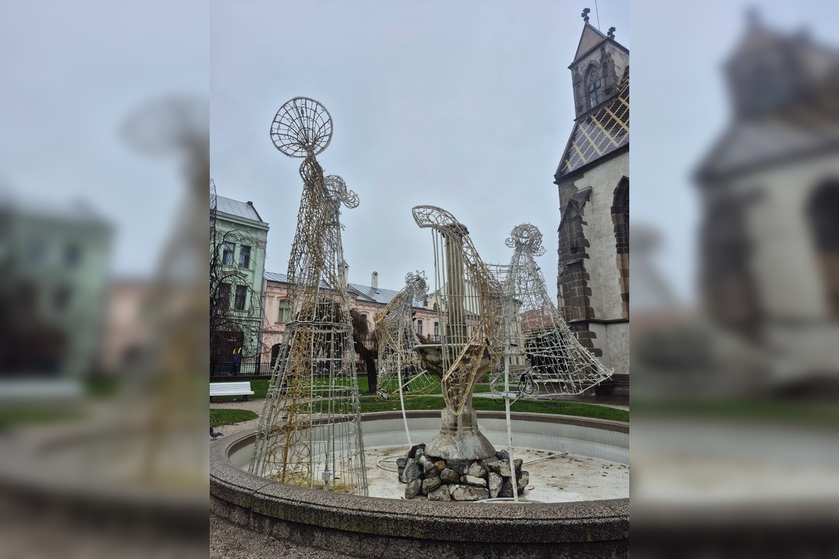 FOTO: V Košiciach pribúda vianočná výzdoba, foto 10