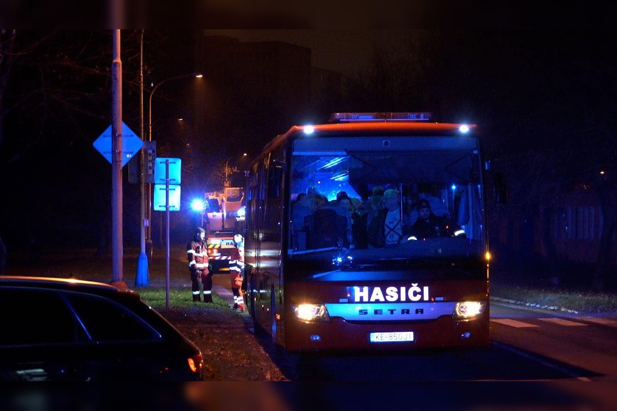 FOTO: Nočný požiar bytu na Terase, foto 6