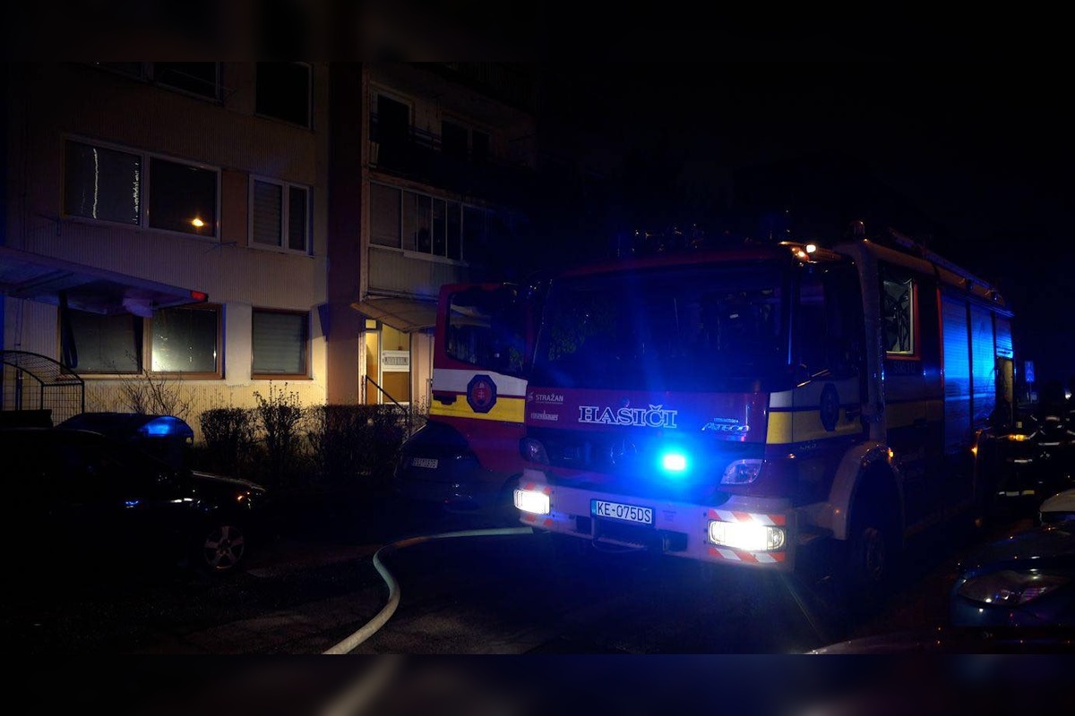 FOTO: Nočný požiar bytu na Terase, foto 8