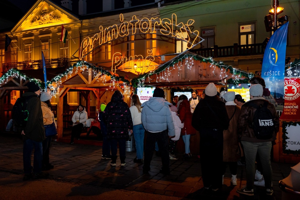 FOTO: Primátorský punč na vianočných trhoch v Košiciach, foto 3