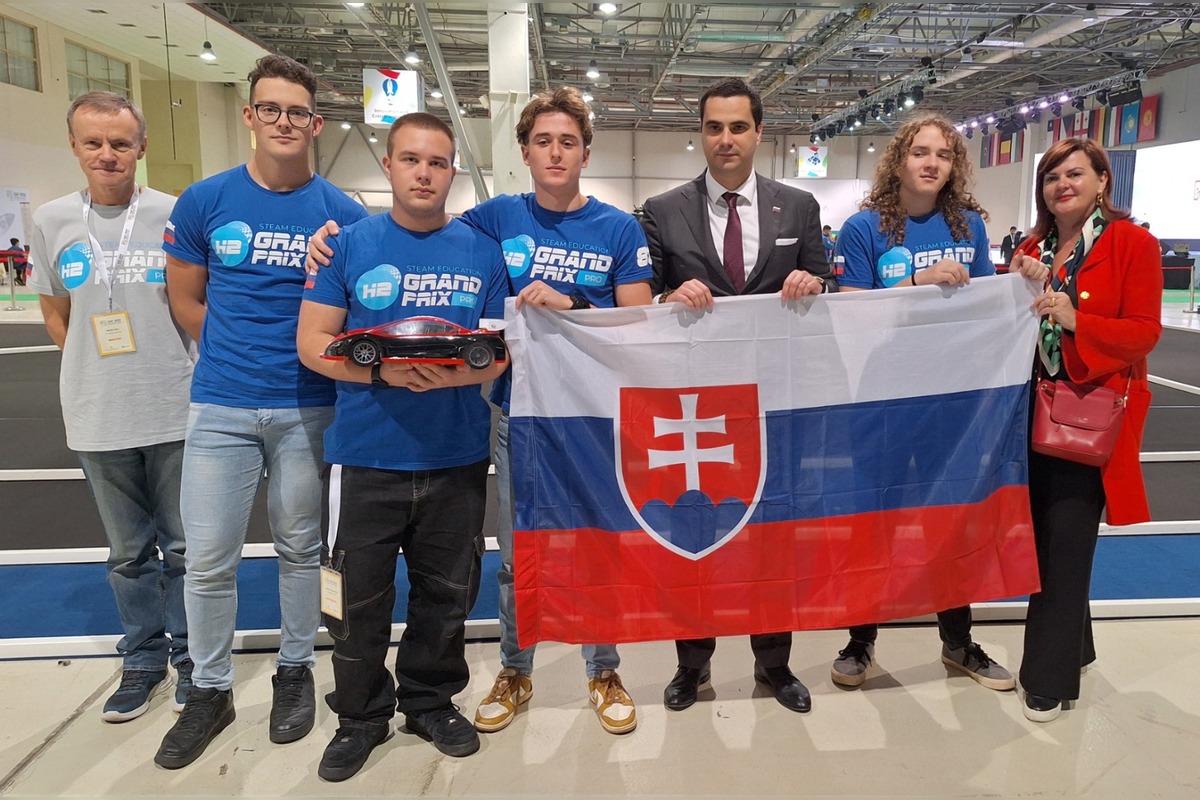 FOTO: Košickí stredoškoláci doviezli z Azerbajdžanu zlato, foto 7