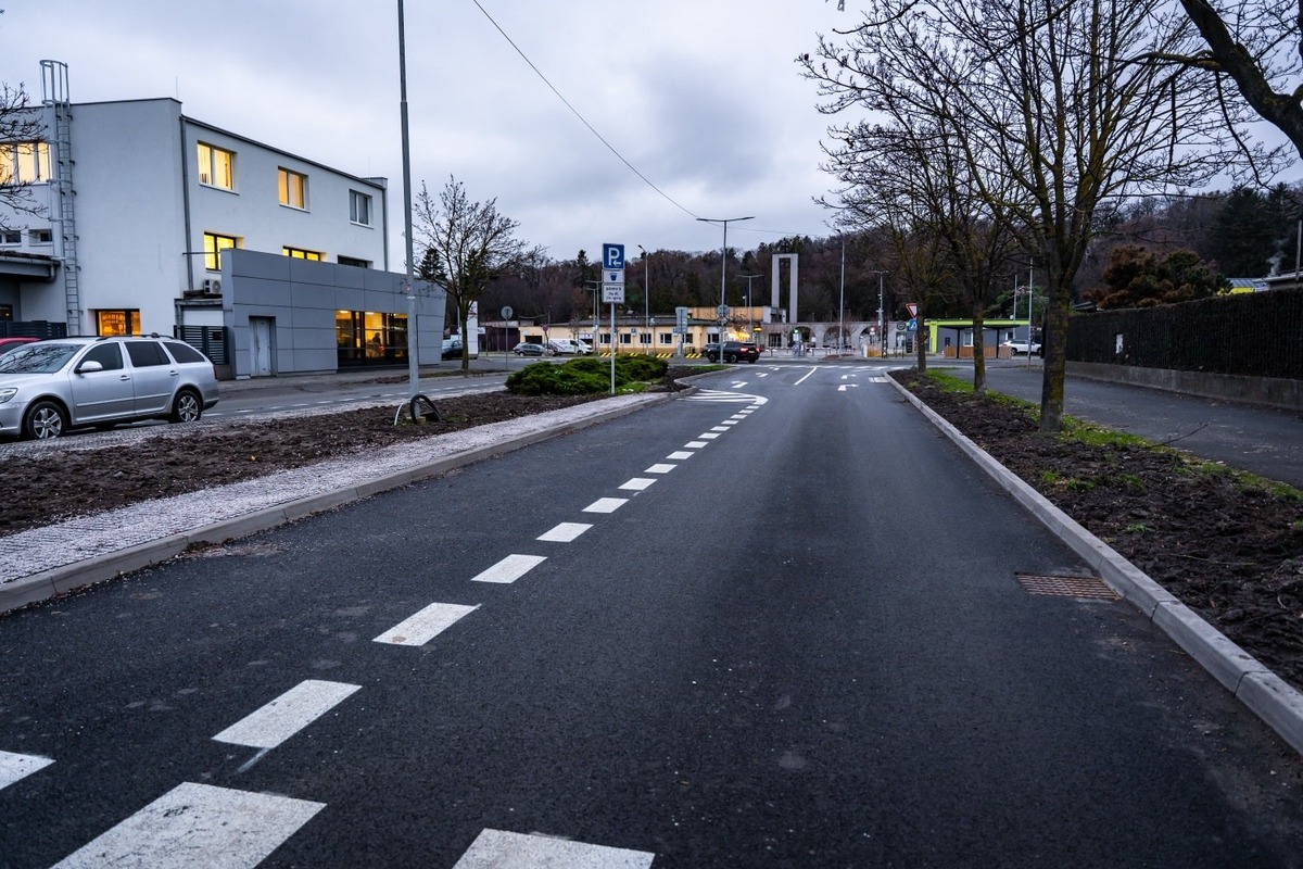 FOTO: Cintorínsku ulicu v Košiciach spoplatnili, foto 1