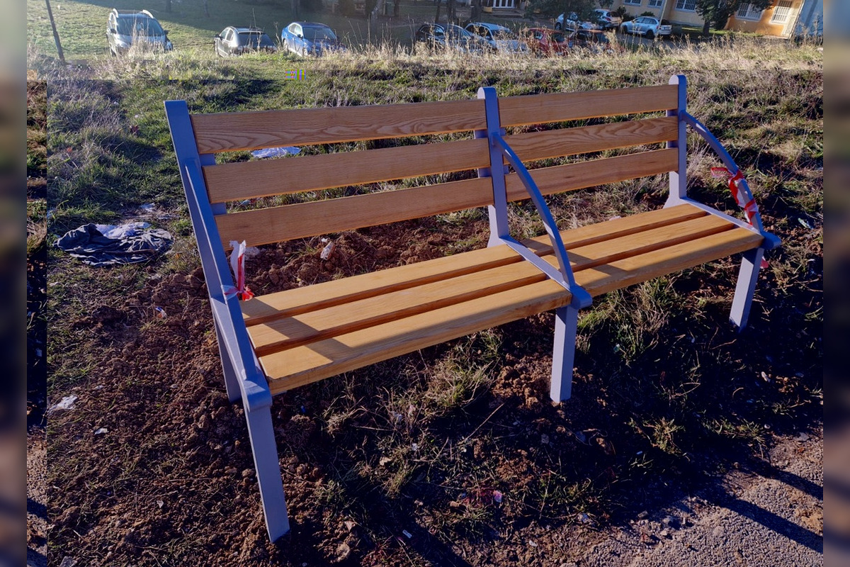 FOTO: Na košickom sídlisku Terasa pribudli nové lavičky, foto 2