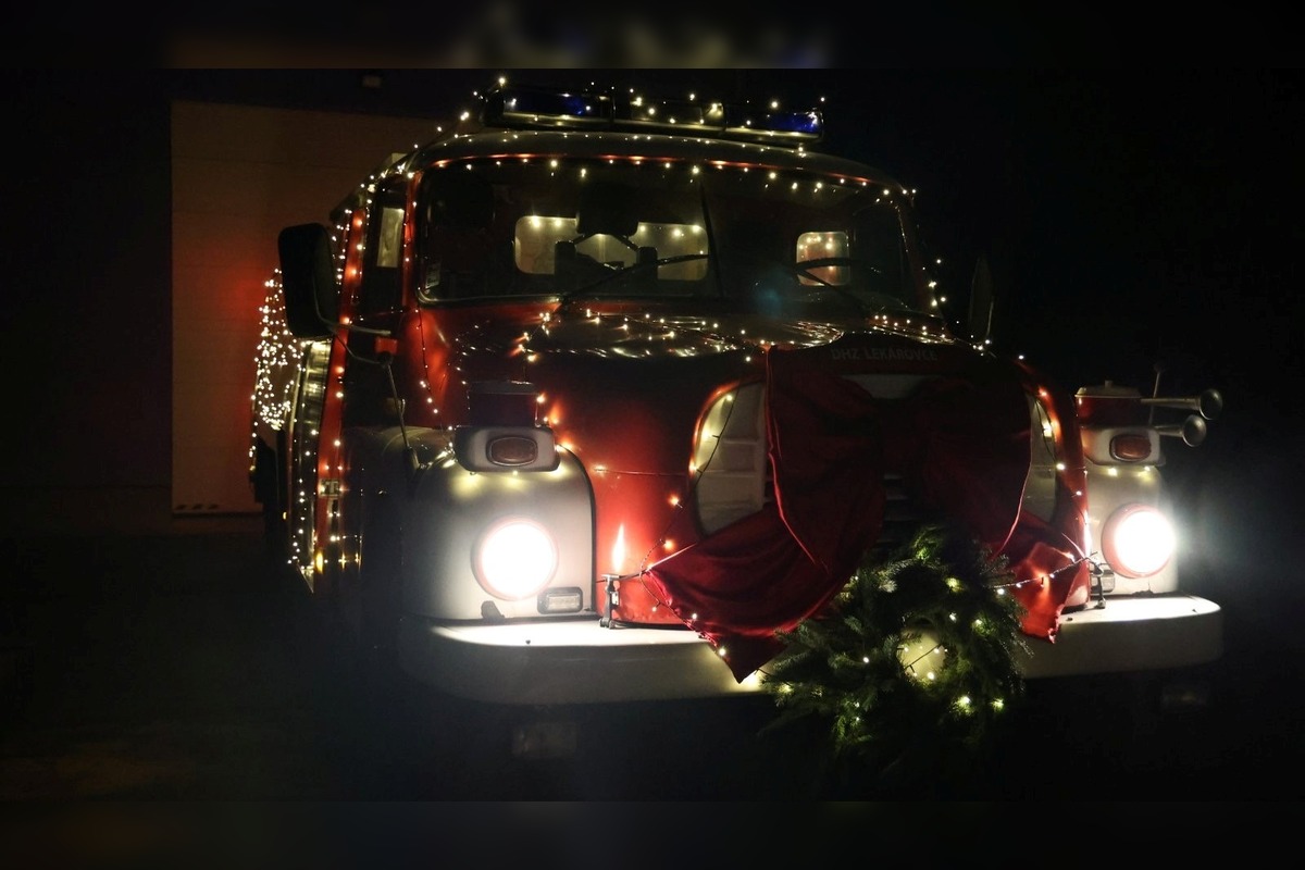 FOTO: Mikuláš dorazil do Košíc na koči, traktore aj lietadlom, foto 2