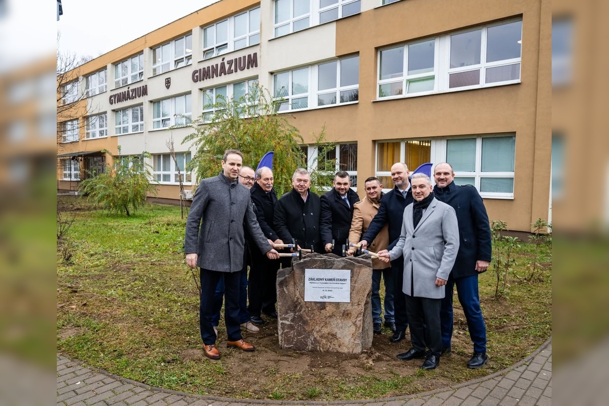 FOTO: V kráľovskom Chlmci sa začína s výstavbou plavárne, foto 7