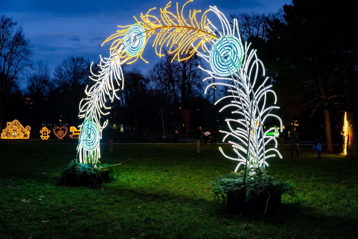 FOTO: V Mestskom parku v Košiciach sa rozžiarilo Rozprávkovo, foto 3
