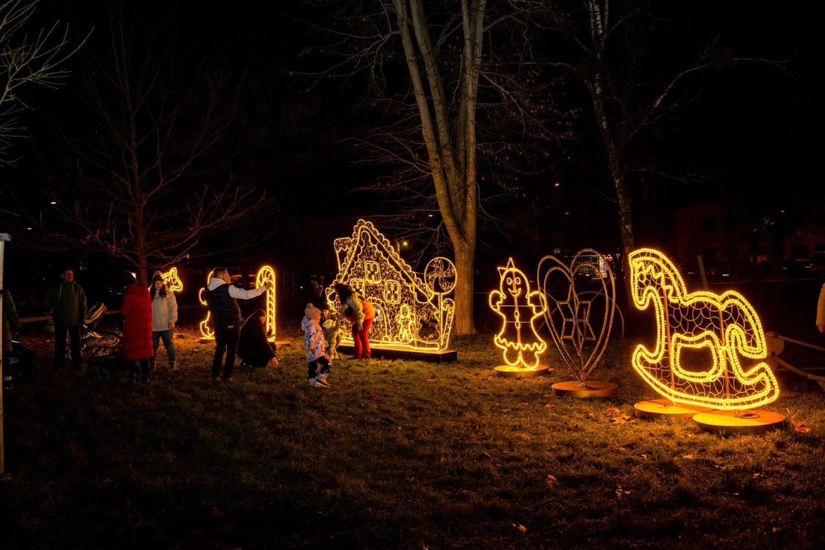 FOTO: V Mestskom parku v Košiciach sa rozžiarilo Rozprávkovo, foto 9