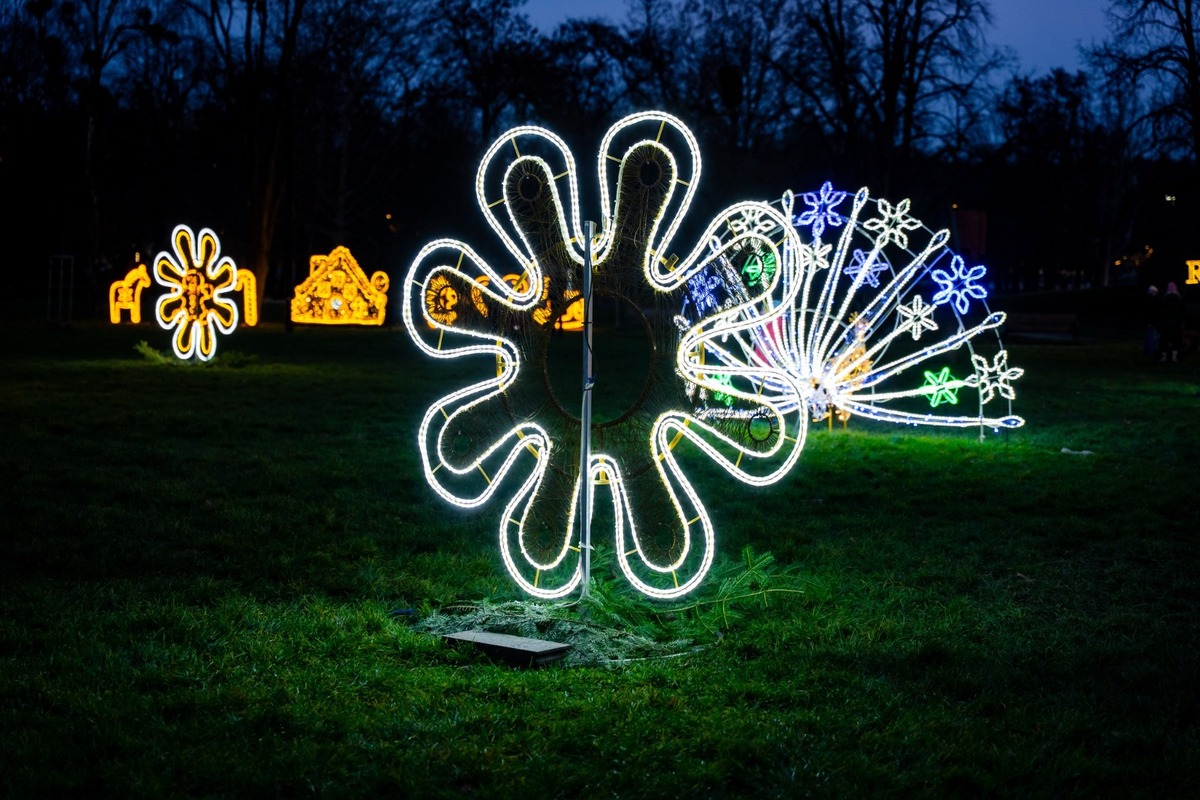 FOTO: V Mestskom parku v Košiciach sa rozžiarilo Rozprávkovo, foto 11