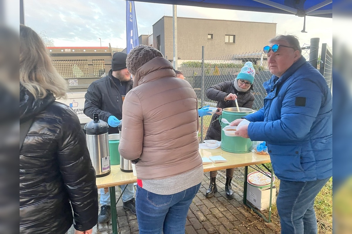 FOTO: Obyvatelia lokality Grot sa po rokoch dočkali cesty a môžu kolaudovať, foto 3