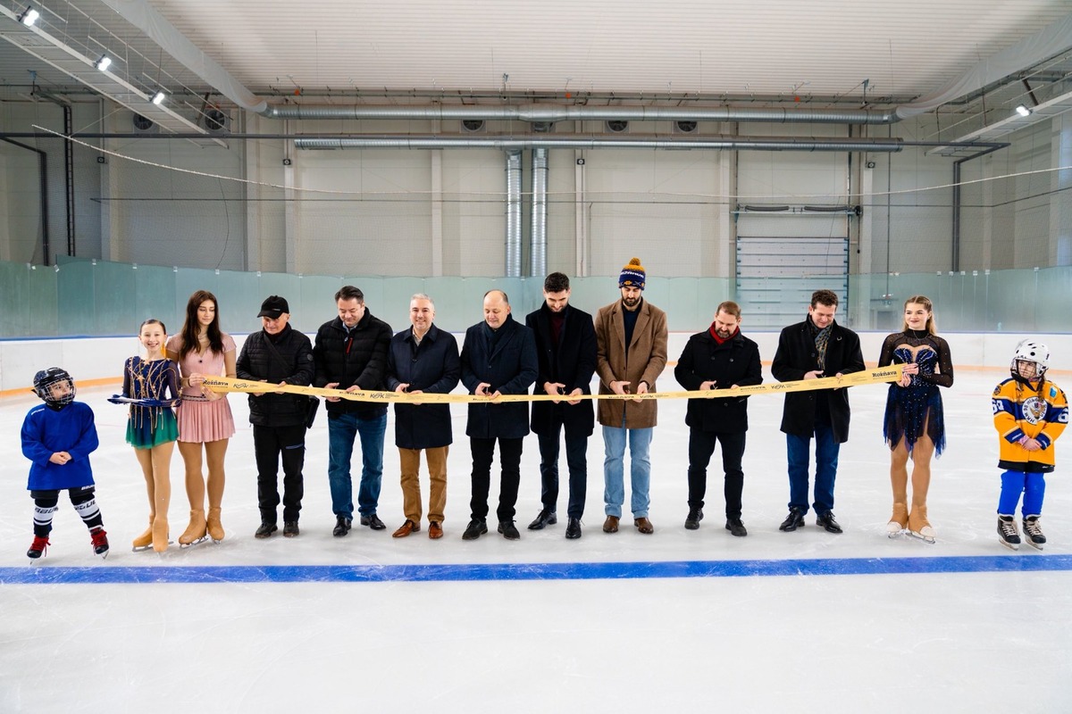 FOTO: Rožňavčania majú vynovený zimný štadión, foto 6