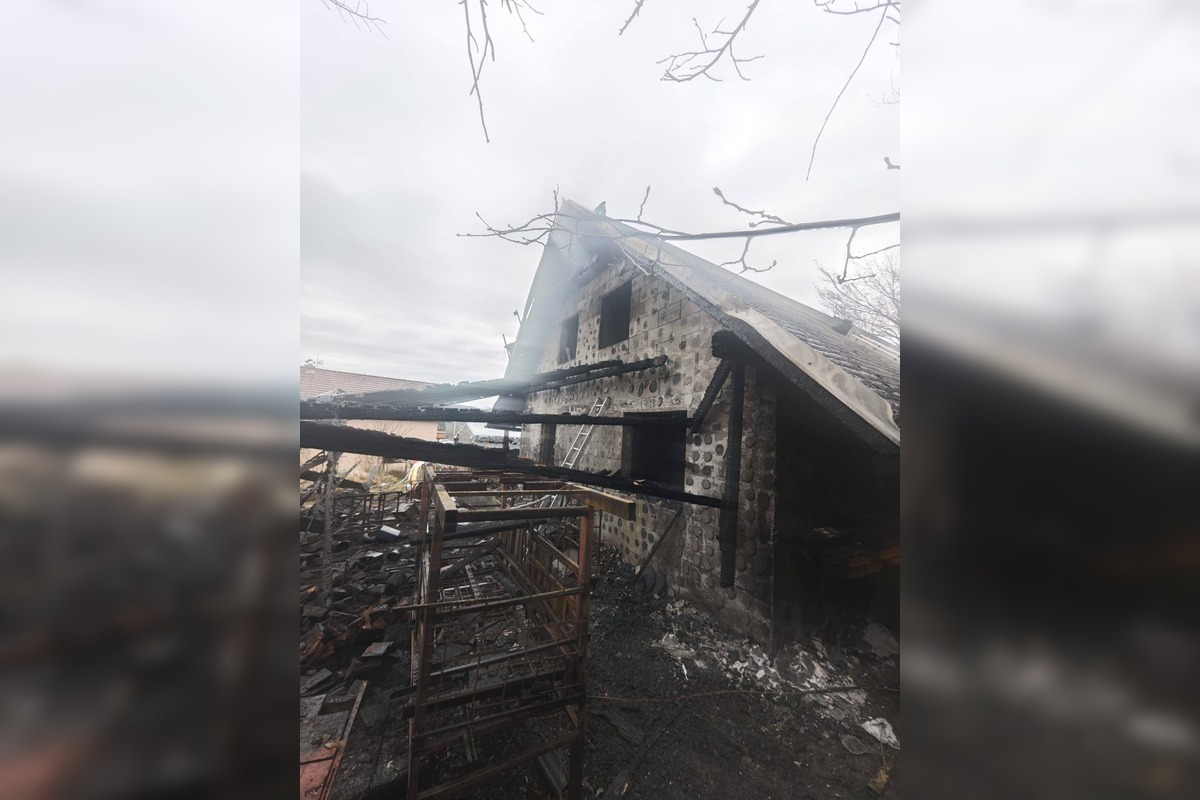 FOTO: Tragický vianočný požiar v obci Nový Salaš, foto 4
