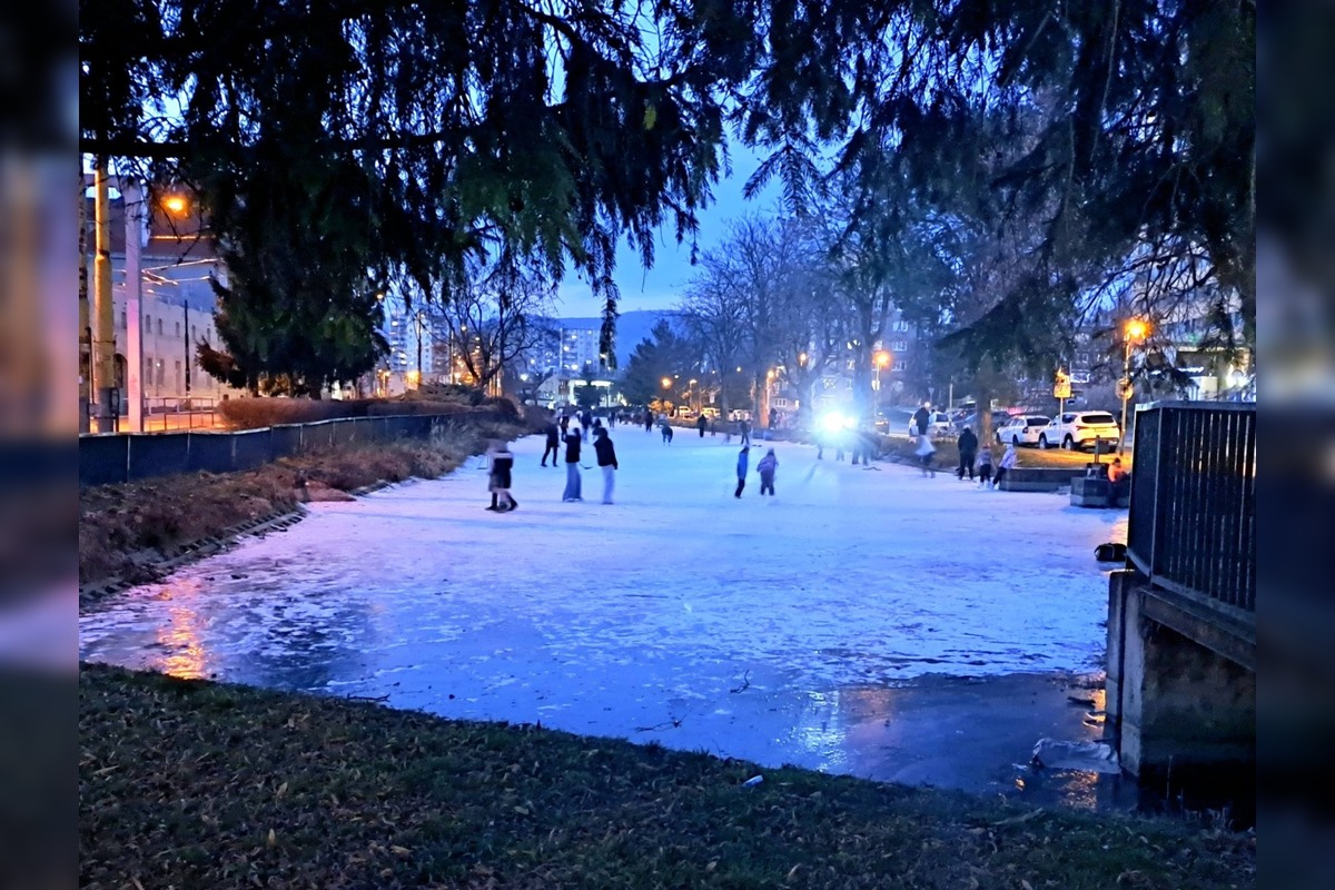 FOTO: Košičania korčuľujú na Jazere aj Mlynskom náhone, foto 6