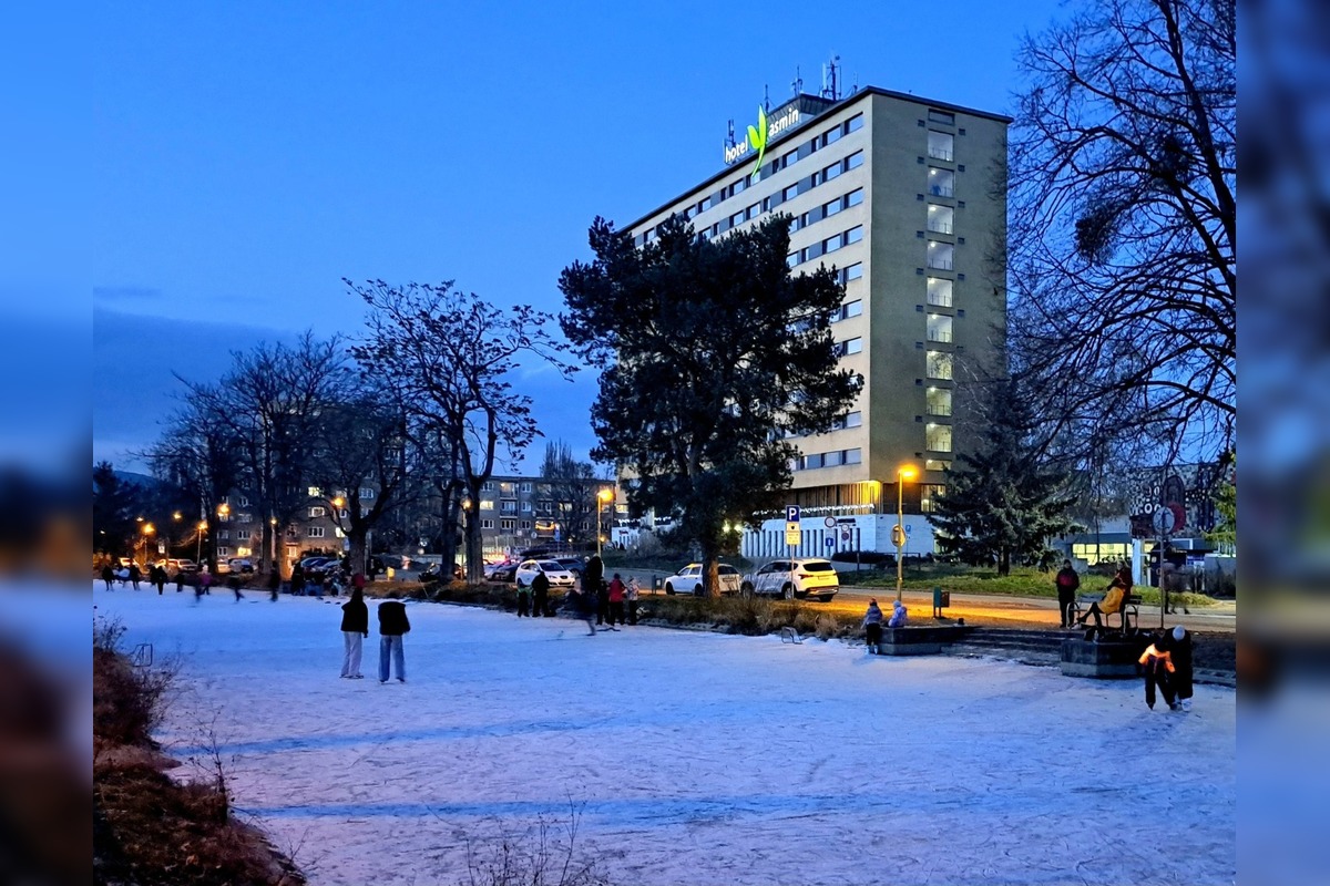 FOTO: Košičania korčuľujú na Jazere aj Mlynskom náhone, foto 7