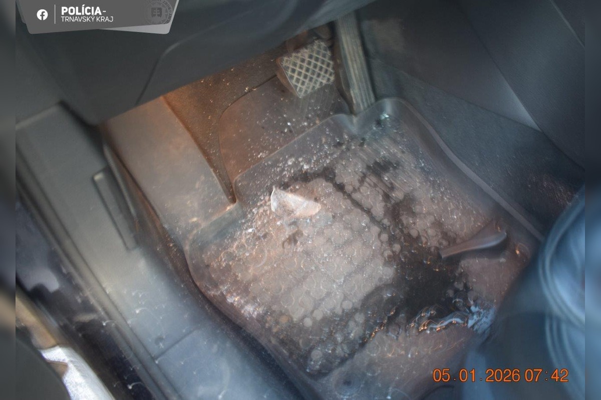 FOTO: Mrazy sú späť, ľad z kamiónov lieta, pokuty aj tresty sú reálne, foto 1