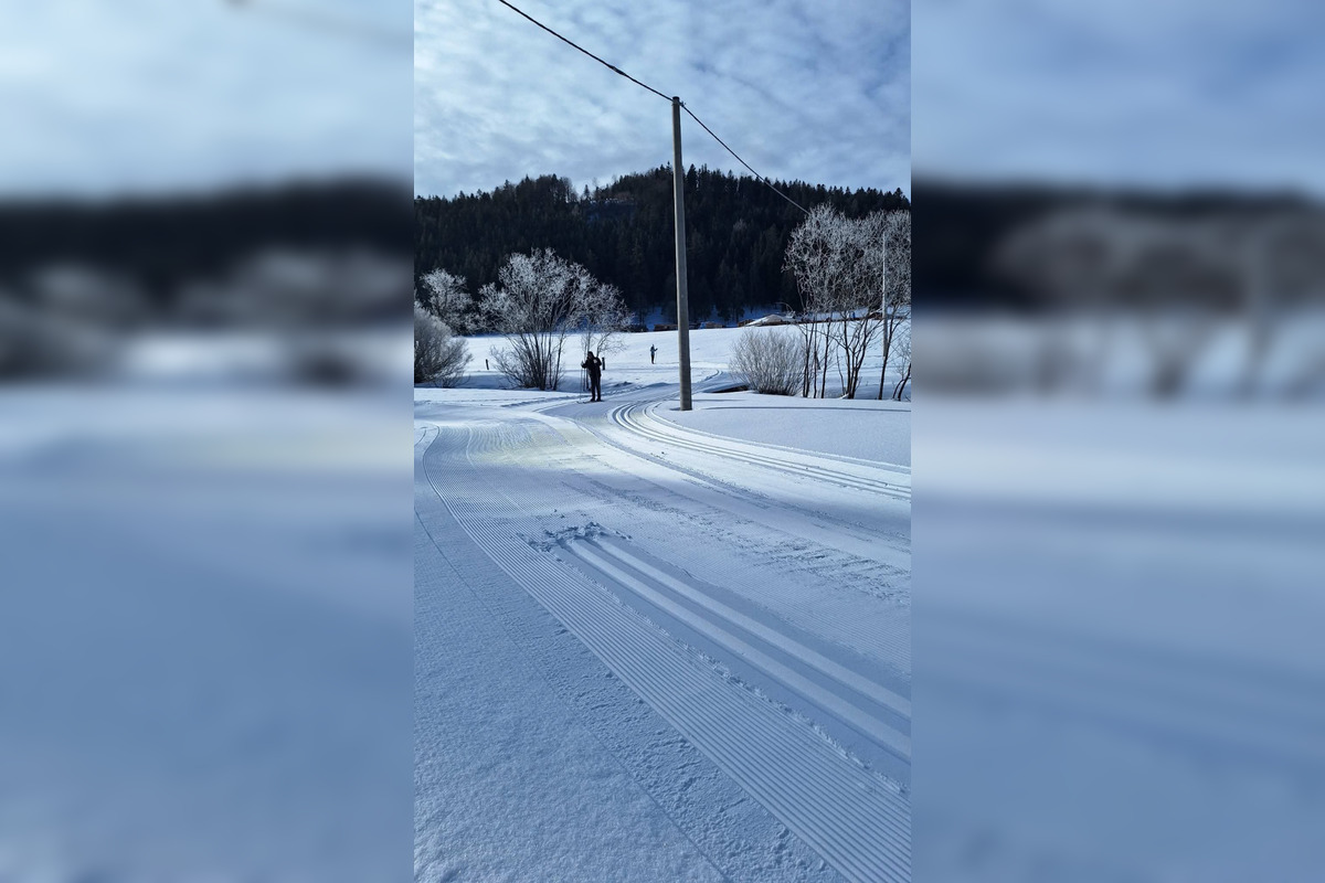 FOTO: Milovníci bežeckého lyžovania majú radosť z novej trasy pri ľadovej jaskyni, foto 6