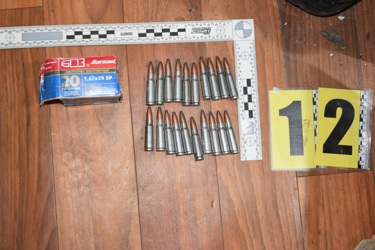 FOTO: U muža na Zemplíne zadržali policajti strelný arzenál, foto 6