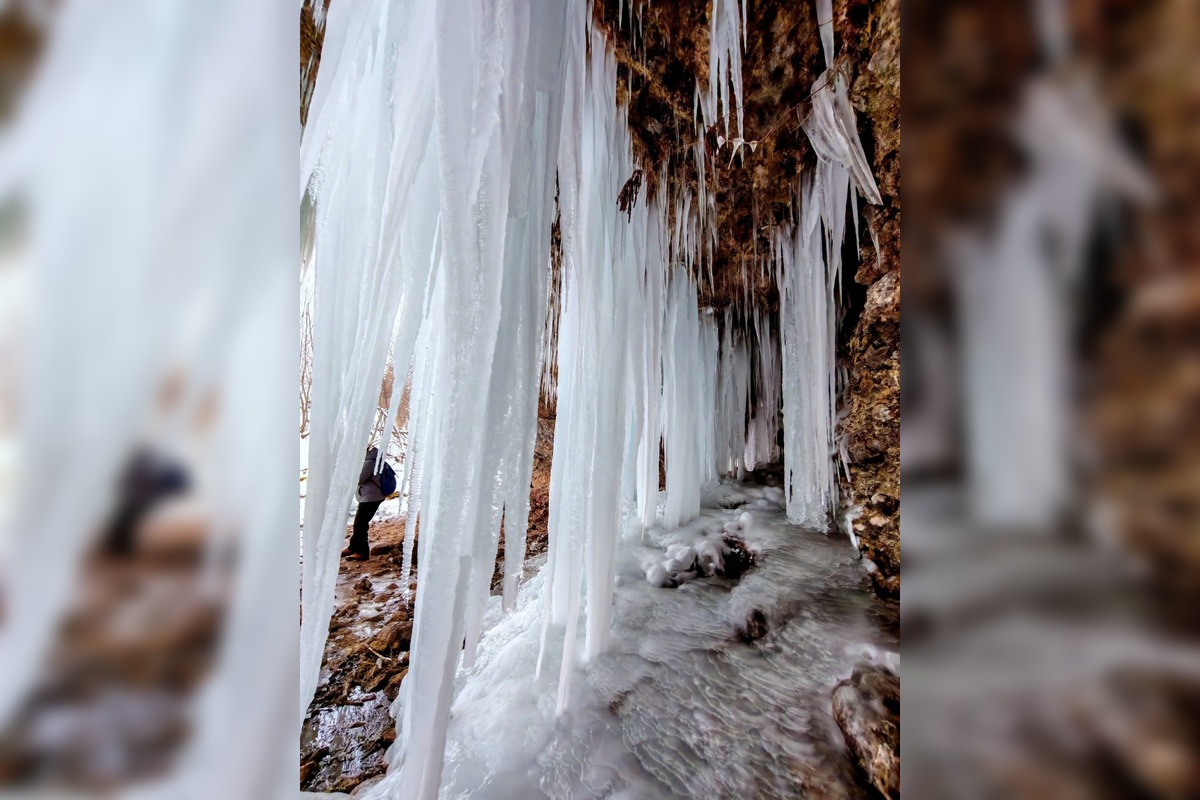 FOTO: Ľadové divadlo na Spiši. Zamrznutá Šikľavá skala ohuruje, foto 4