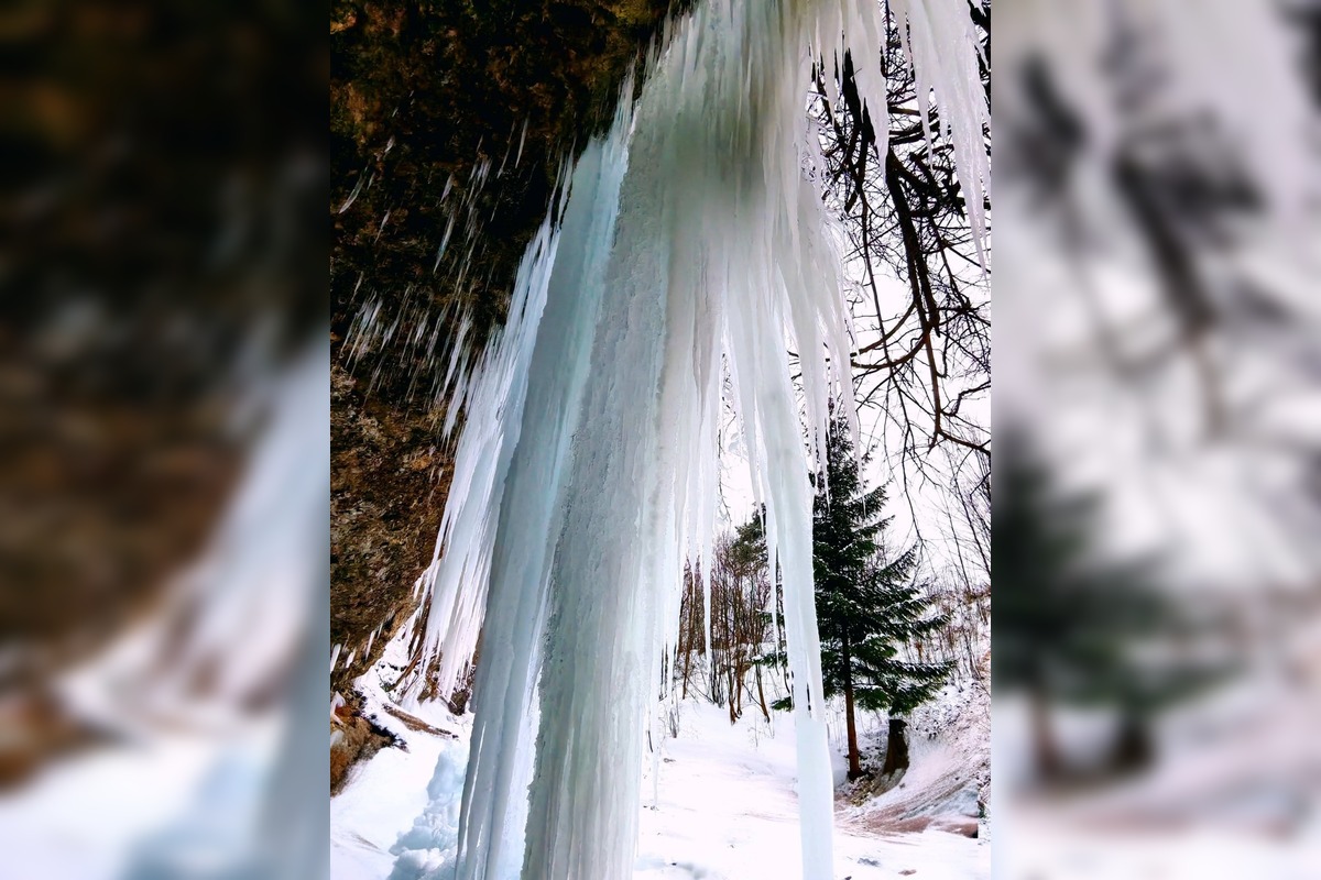 FOTO: Ľadové divadlo na Spiši. Zamrznutá Šikľavá skala ohuruje, foto 5