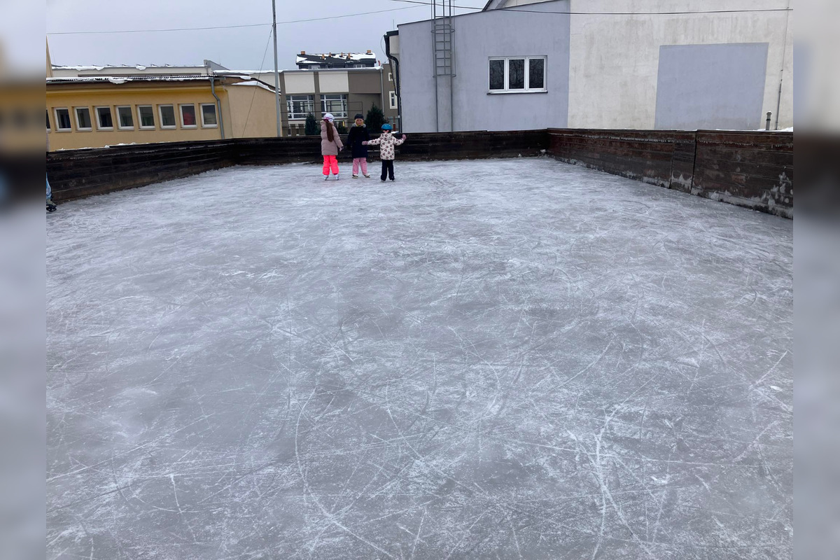 FOTO: V Košickom kraji pribúdajú ľadové plochy na korčuľovanie, foto 1