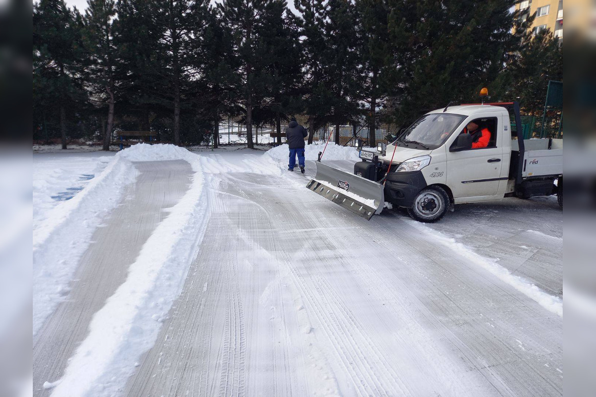 FOTO: V Košickom kraji pribúdajú ľadové plochy na korčuľovanie, foto 2