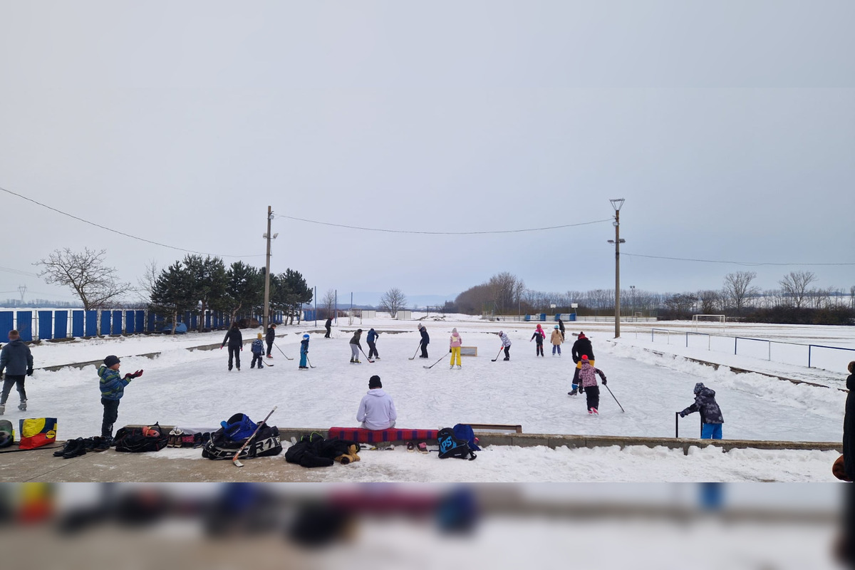 FOTO: V Košickom kraji pribúdajú ľadové plochy na korčuľovanie, foto 5