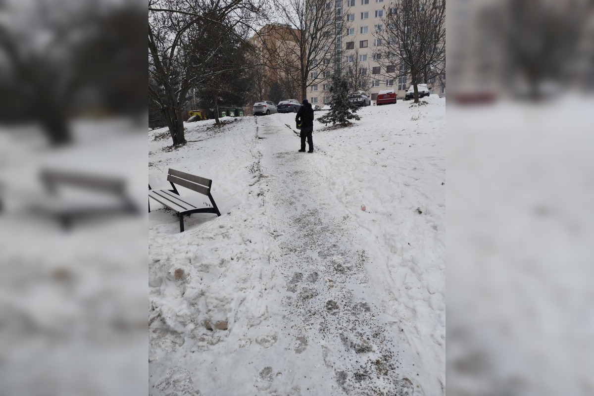 FOTO: Zimná údržba chodníkov v Košiciach, foto 7