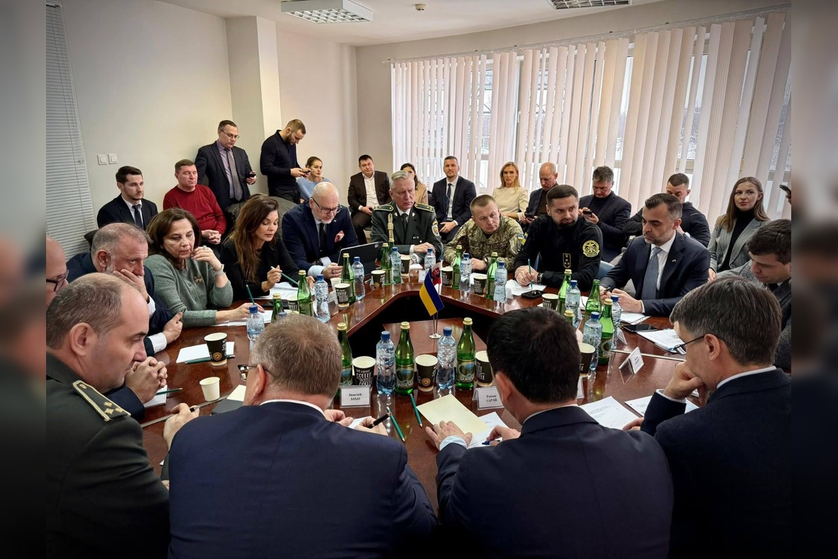 FOTO: Medzi Ukrajinou a Slovenskom otvorili peší koridor, foto 1