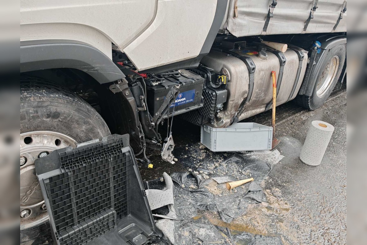 FOTO: Zrážka auta a kamiónu na Dargove, foto 5