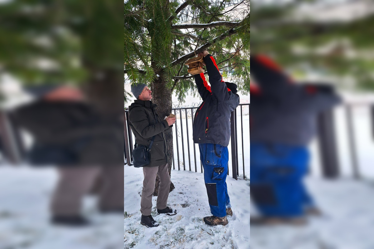 FOTO: Na košickom Sídlisku Ťahanovce pribudli drevené kŕmidlá pre vtáčiky, foto 7